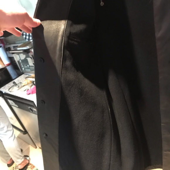 Danier - Brand New 3/4 Length Italian Leather Coat - Picture 6 of 11